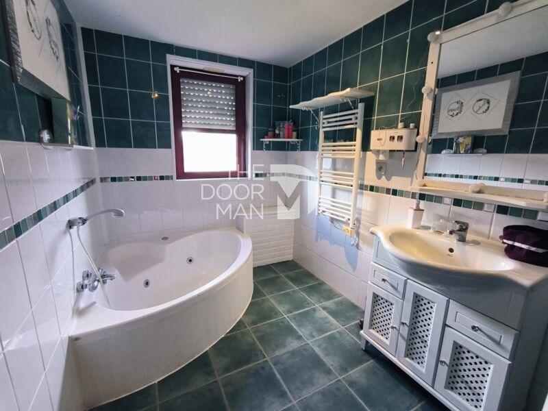 Maison - 145 m² - 7 pièces