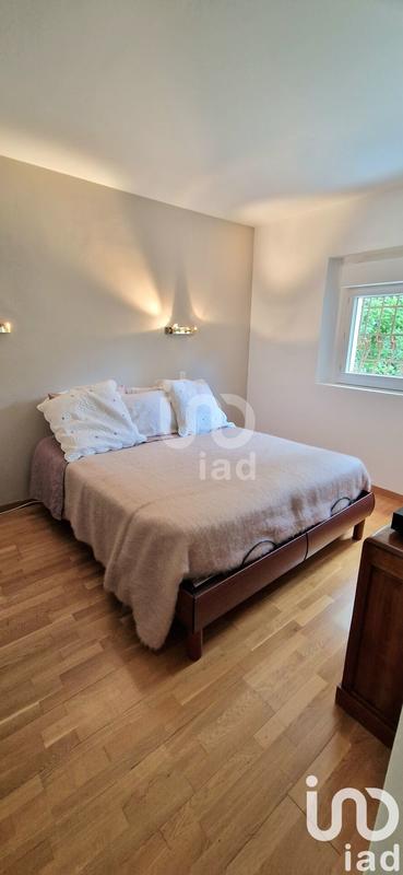 Maison - 250 m² - 11 pièces