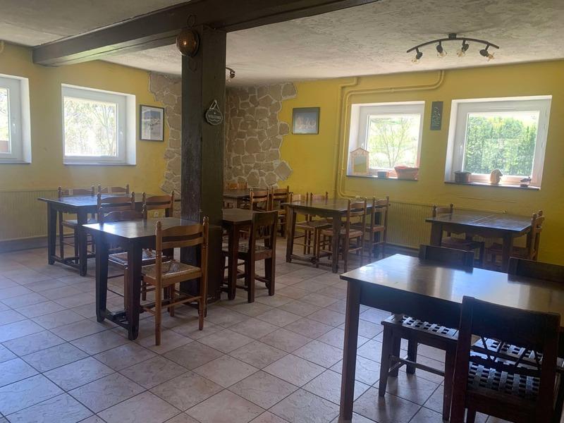 Maison - 329 m² - 11 pièces