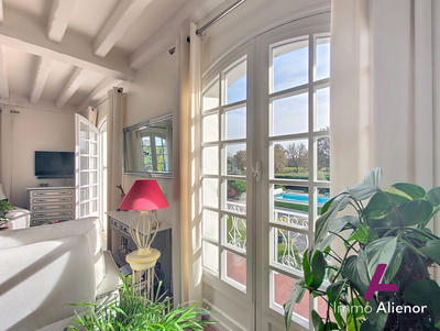 Maison traditionnelle - 160 m² - 6 pièces