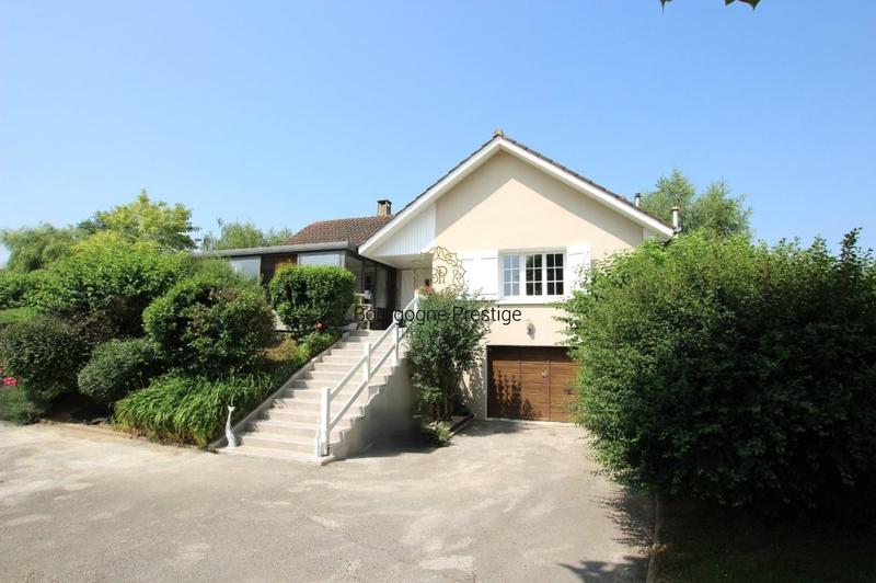 Maison traditionnelle - 178 m² - 7 pièces