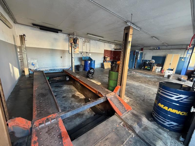 Local commercial - 86 m² - 1 pièce