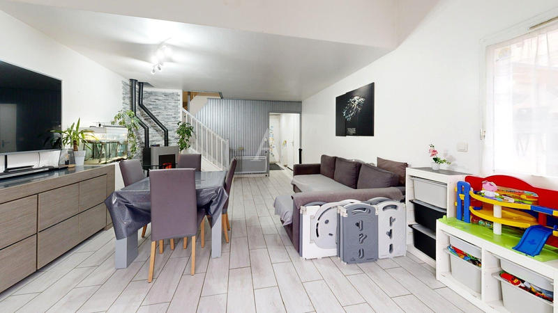 Maison - 88 m² - 6 pièces