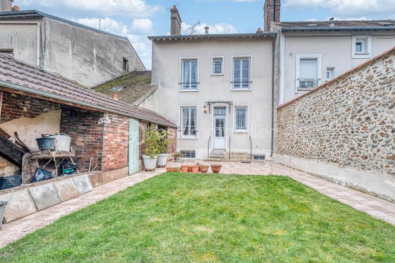 Demeure - 171 m² - 6 pièces