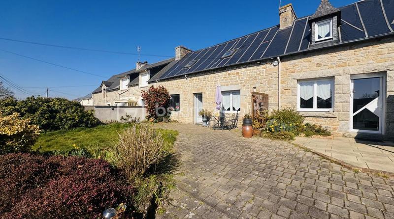 Maison - 247 m² - 10 pièces