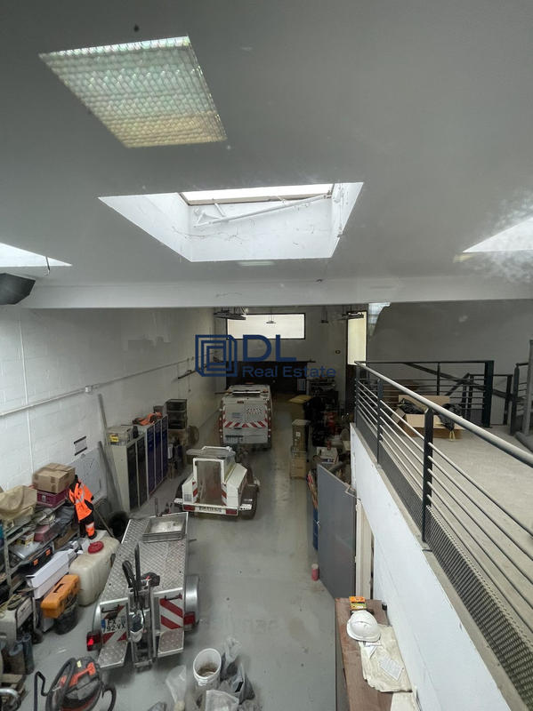 Entrepôt - 265 m²