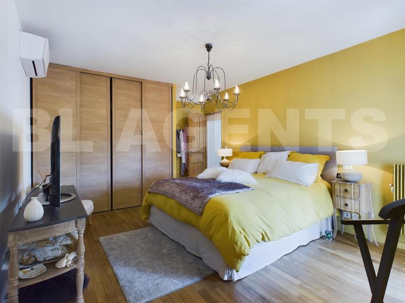 Maison - 294 m² - 9 pièces