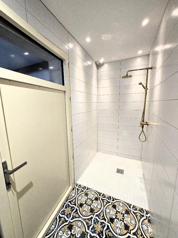 Maison - 206 m² - 7 pièces