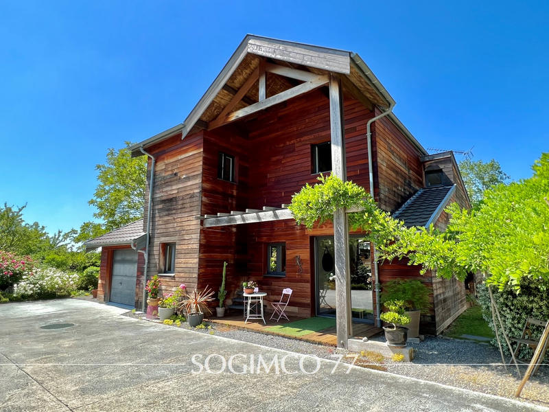 Maison - 186 m² - 7 pièces