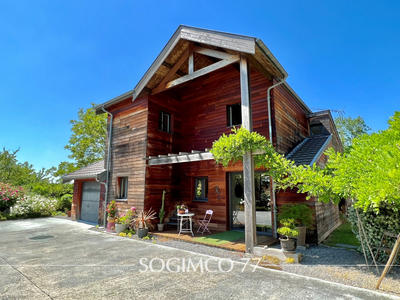 Maison - 186 m² - 7 pièces