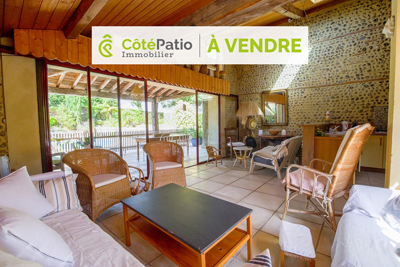 Maison - 260 m² - 8 pièces