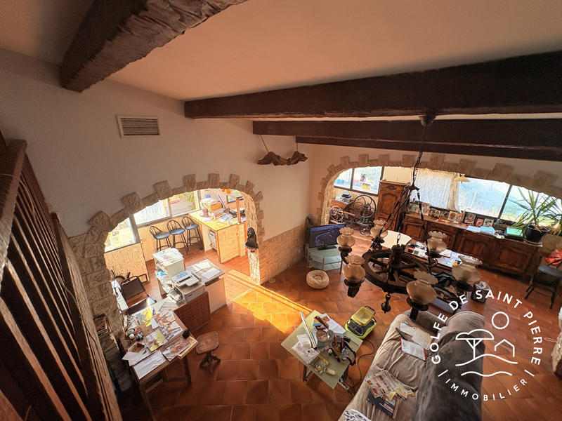 Villa - 573 m² - 6 pièces