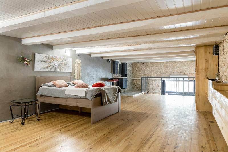 Appartement - 107 m² - 2 pièces