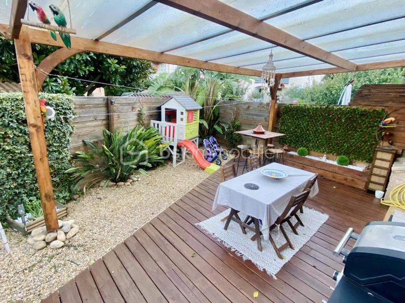 Maison - 90 m² - 4 pièces