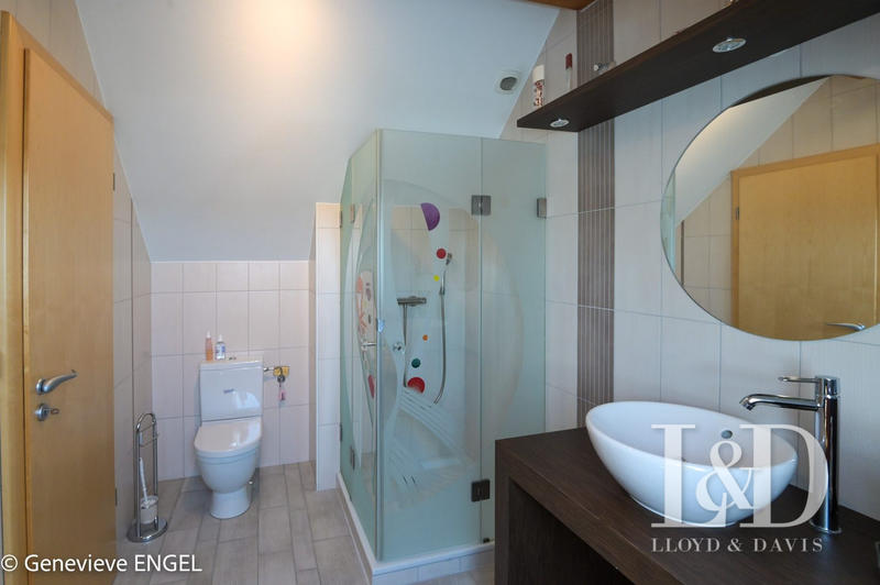 Maison contemporaine - 255 m² - 9 pièces