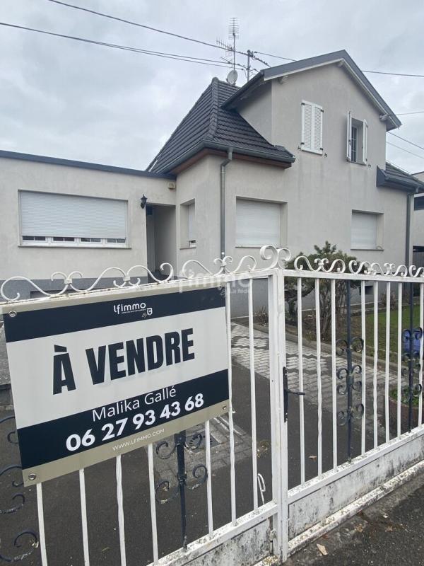 Maison - 197 m² - 7 pièces