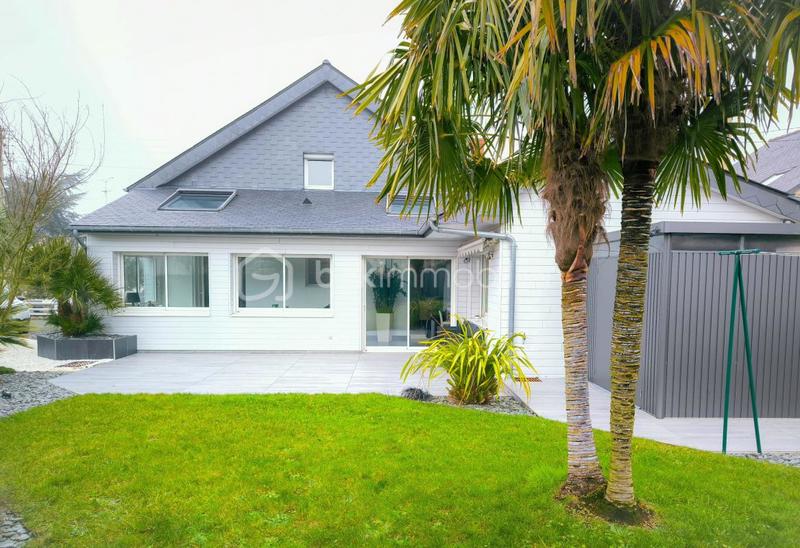 Maison traditionnelle - 164 m² - 6 pièces