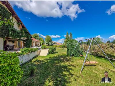 Villa - 295 m² - 9 pièces