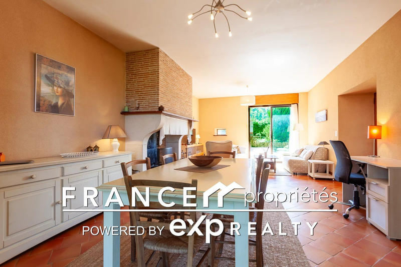 Maison - 223 m² - 7 pièces