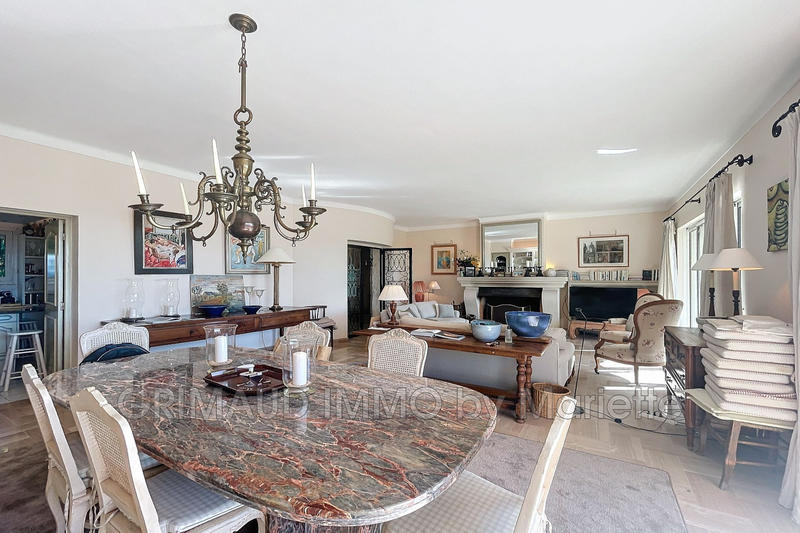 Maison - 336 m² - 9 pièces