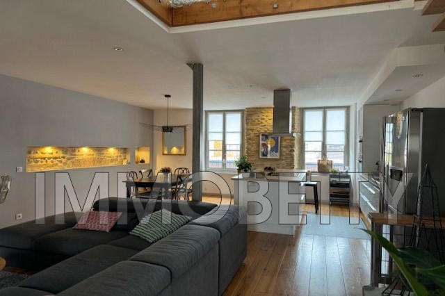 Appartement - 90 m² - 4 pièces