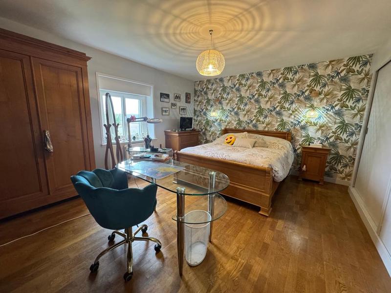 Maison - 202 m² - 5 pièces