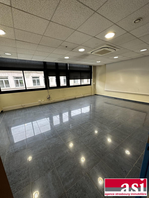 Local d'activités - 290 m² - 4 pièces