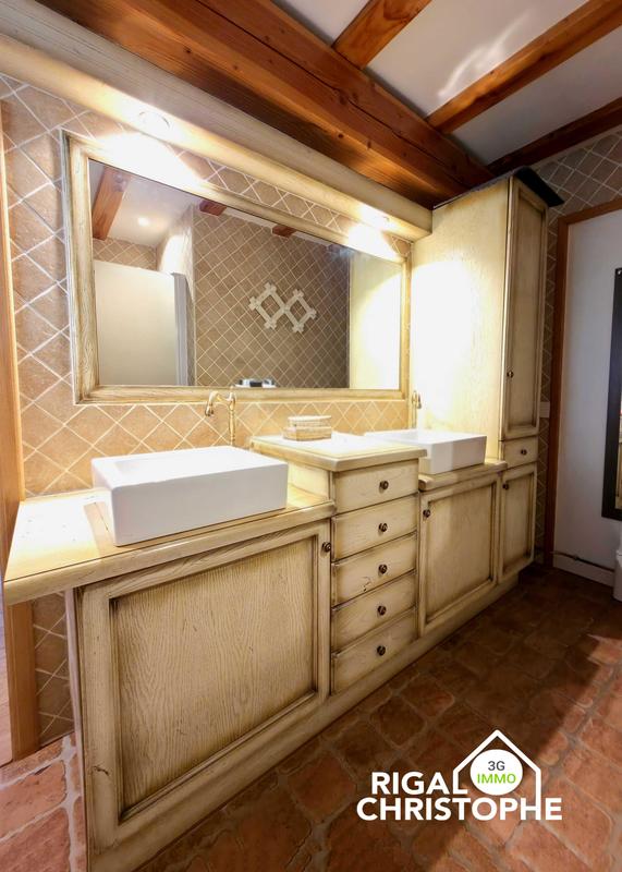 Maison - 200 m² - 9 pièces