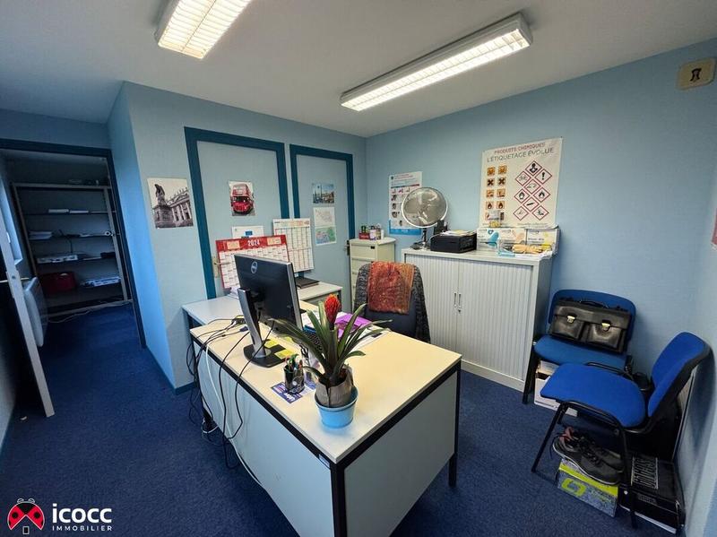 Local d'activités - 320 m² - 15 pièces