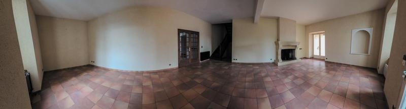 Maison - 228 m² - 9 pièces