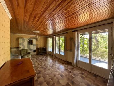 Maison - 205 m² - 5 pièces