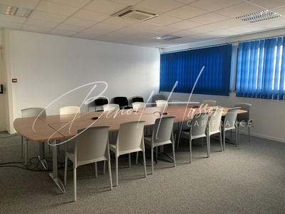 Local commercial - 1 203 m²