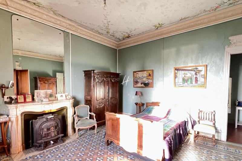 Maison - 334 m² - 10 pièces