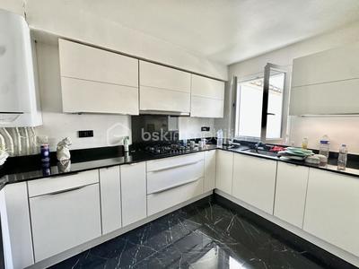 Maison - 106 m² - 6 pièces