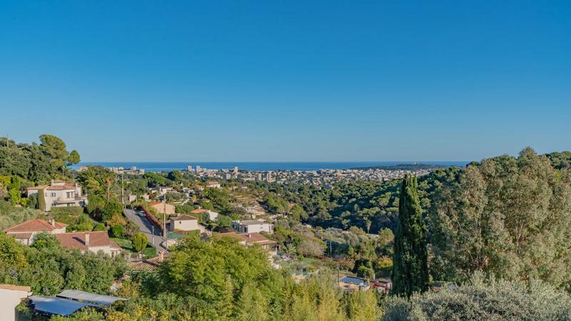 Maison - 375 m² - 10 pièces