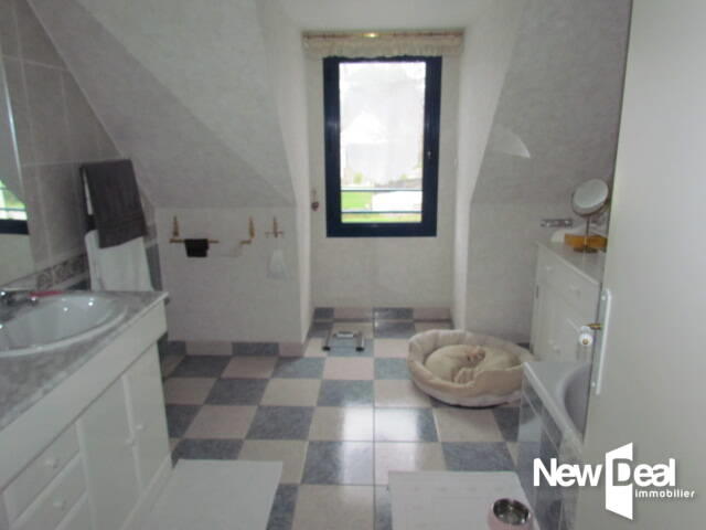 Propriété - 228 m² - 7 pièces