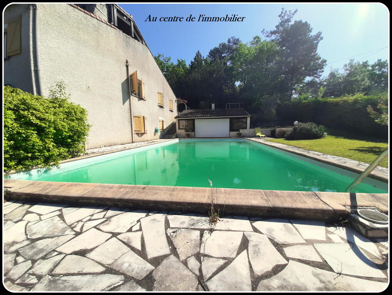 Maison - 269 m² - 11 pièces