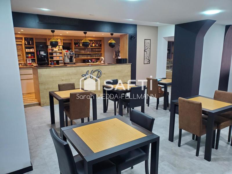 Local commercial - 1 257 m² - 30 pièces