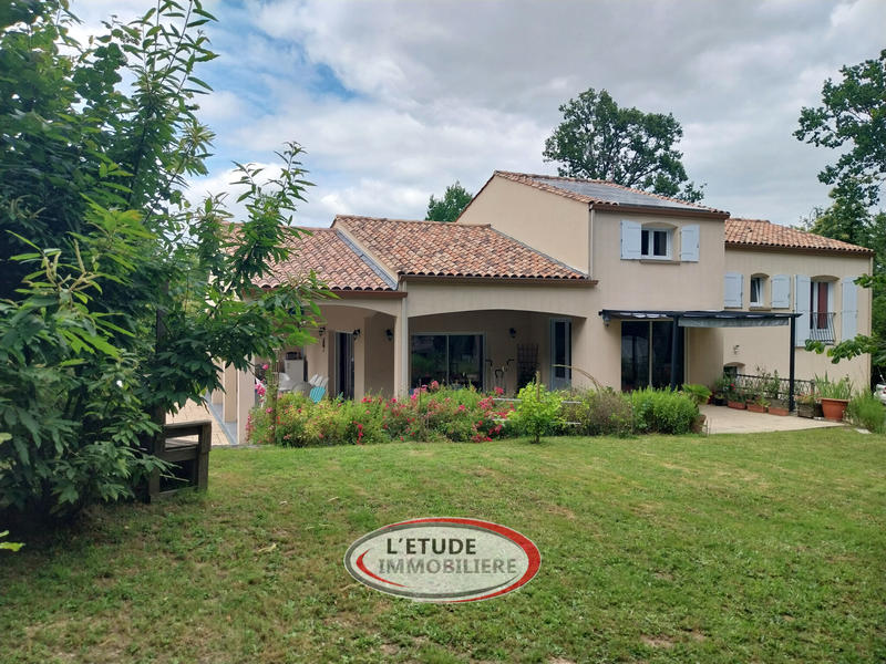 Maison - 190 m² - 10 pièces