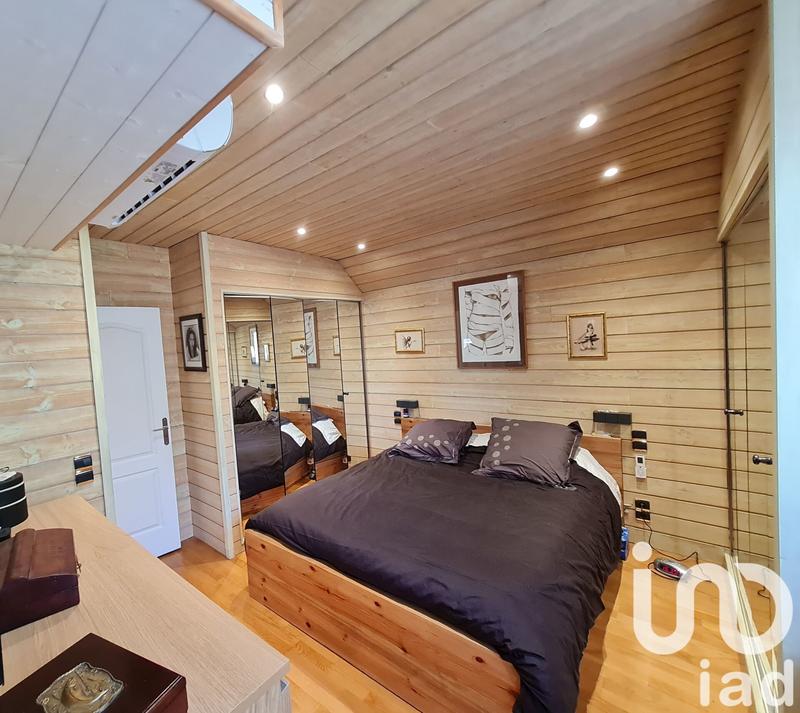 Maison - 250 m² - 10 pièces