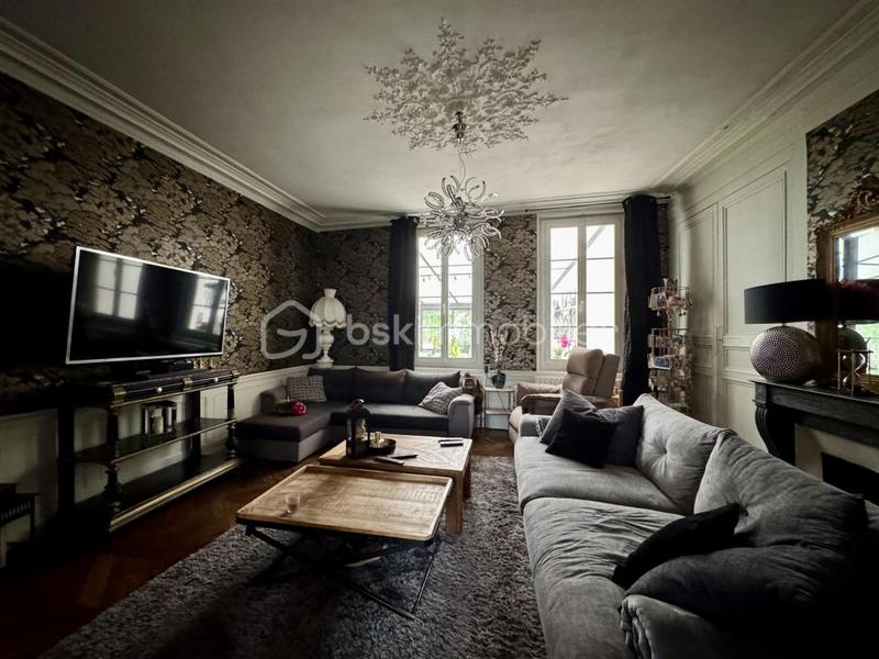 Maison de ville - 295 m² - 10 pièces