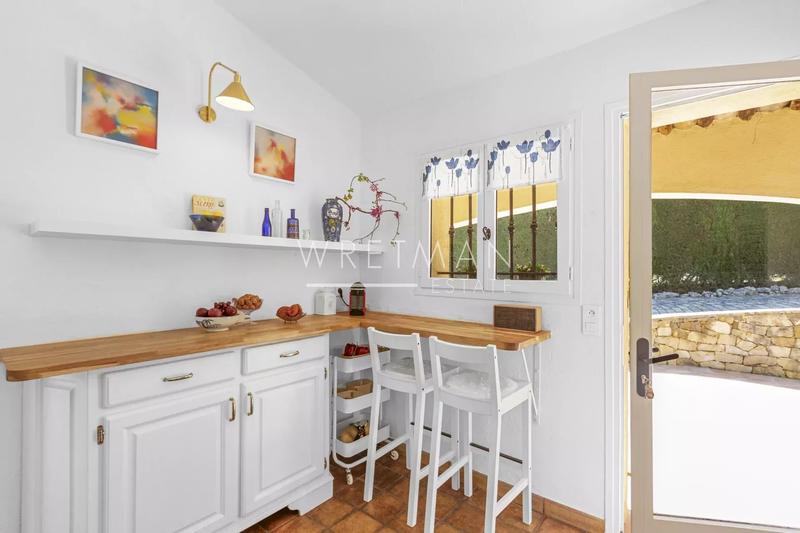 Maison - 218 m² - 9 pièces