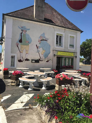 Maison - 280 m² - 12 pièces