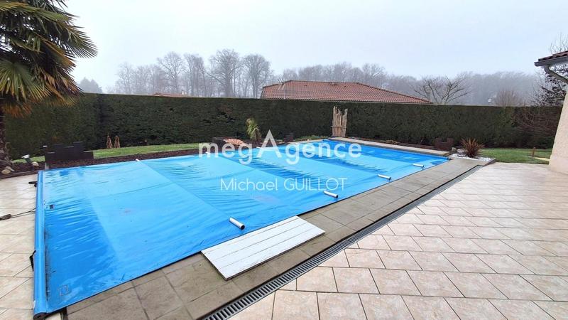 Maison traditionnelle - 94 m² - 5 pièces