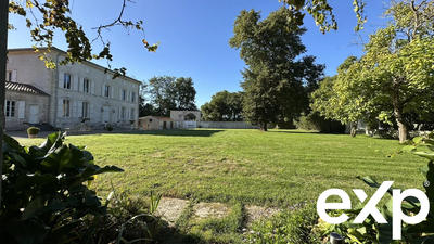 Maison - 768 m² - 17 pièces