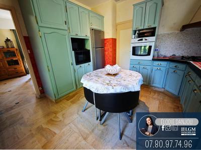 Maison - 180 m² - 6 pièces