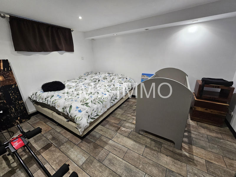 Maison - 205 m² - 6 pièces