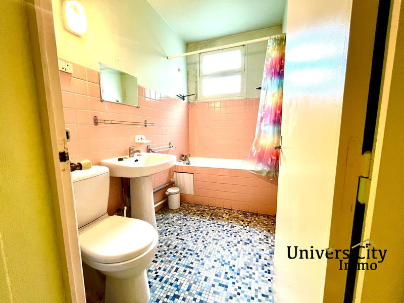 Maison - 207 m² - 9 pièces