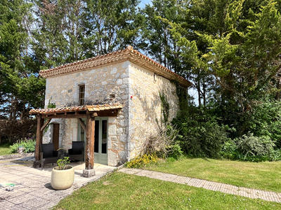Maison - 430 m² - 18 pièces