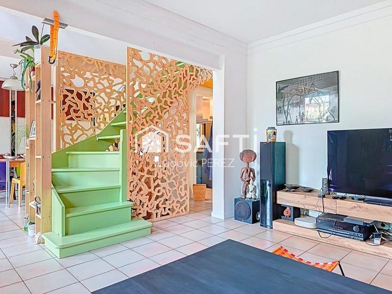 Maison - 219 m² - 8 pièces